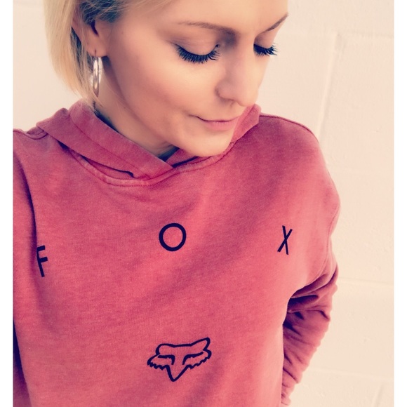 Reseller 💖✨ Poshmark - Picture 6 of 10